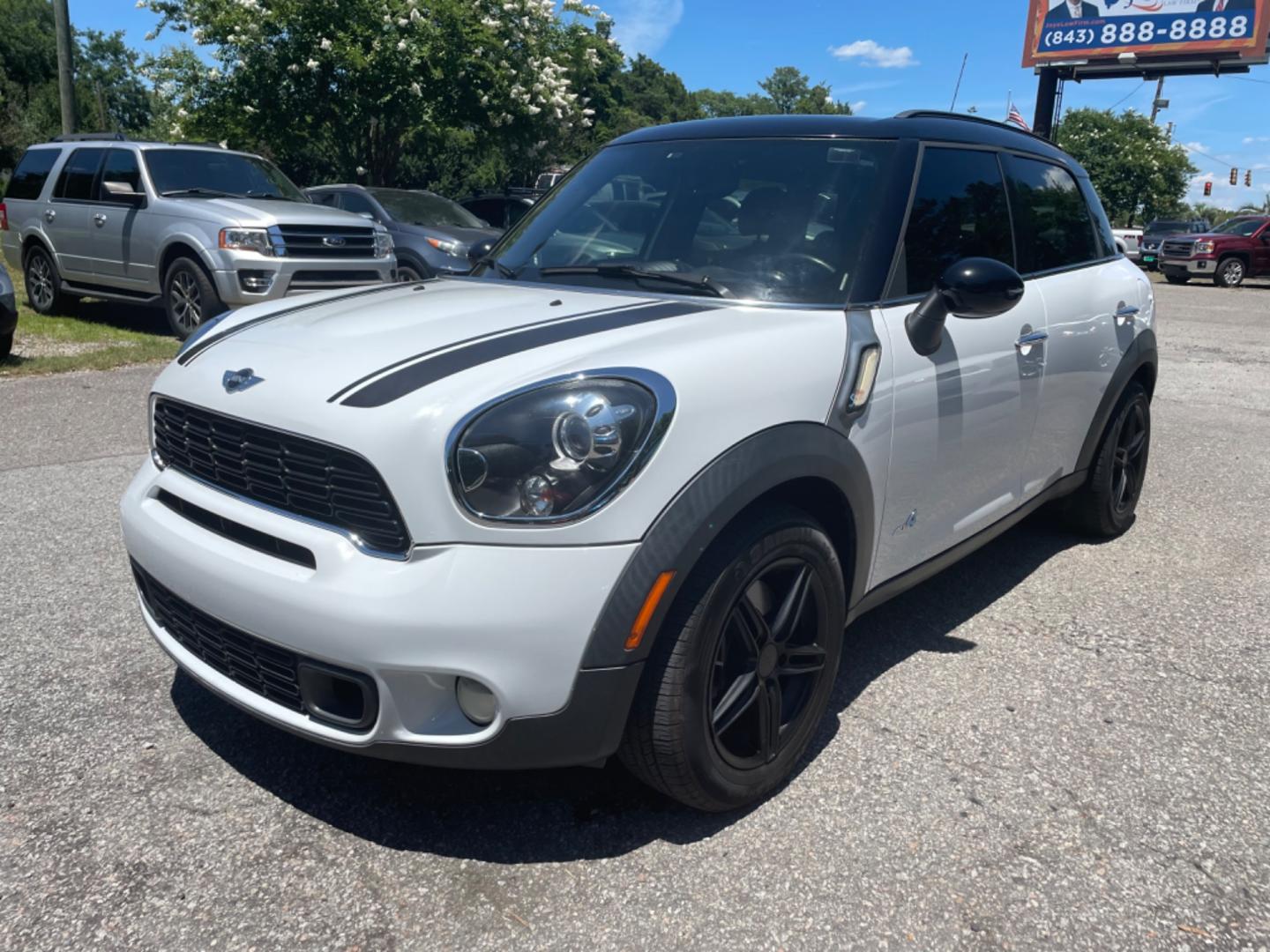 2013 WHITE MINI COUNTRYMAN COOPER S ALL4 (WMWZC5C51DW) with an 1.6L engine, Automatic transmission, located at 5103 Dorchester Rd., Charleston, SC, 29418-5607, (843) 767-1122, 36.245171, -115.228050 - Clean CarFax (no accidents reported!) Clean interior with Leather, Double Sunroof, CD/AUX/Sat/USB, Hands-free Phone, Power Windows, Power Locks, Power Mirrors, Heated Seats, Push Button Start, Keyless Entry, All-weather Mats, Alloy Wheels. Local Trade-in!! Located at New Life Auto Sales! 2023 WIN - Photo#2